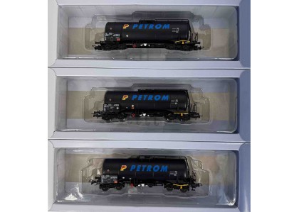 Set 3 vagoane cisterna "PETROM" CFR - H0 Amintiri Feroviare / TILLIG 22002